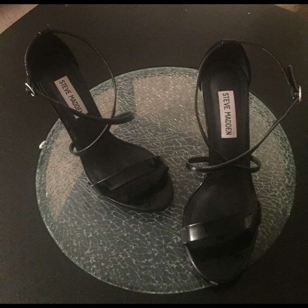 Steve Madden feliz