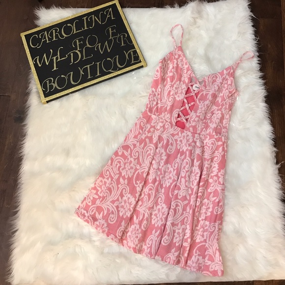 CLEARANCE!Criss Cross Ivory and pink  Dress 💕 - Picture 4 of 5