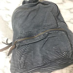 (W/FREE GIFT)RARE Brandy Melville Striped Backpack