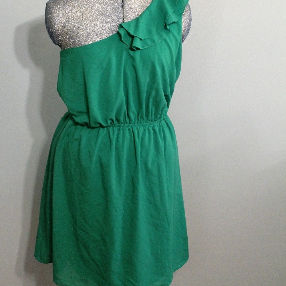 Adorable One Shoulder green dress