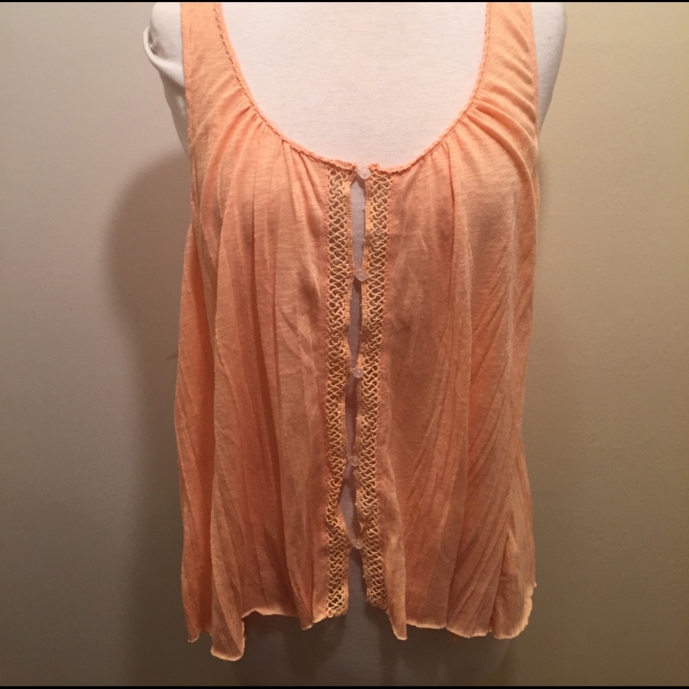 American Eagle top in Peach size L NWOT