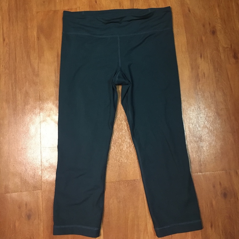 Under armour cropped leggings