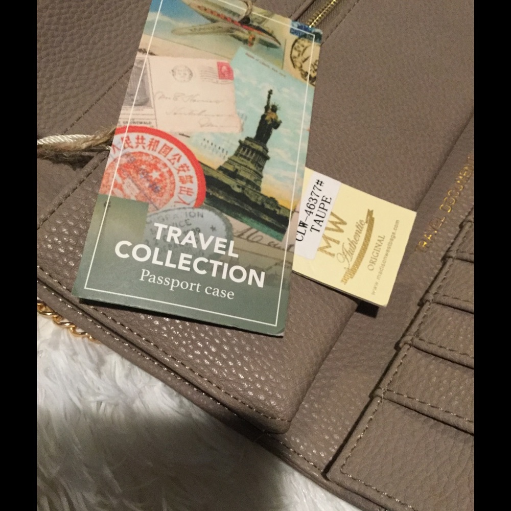 Travel Collection wallet and passport holder