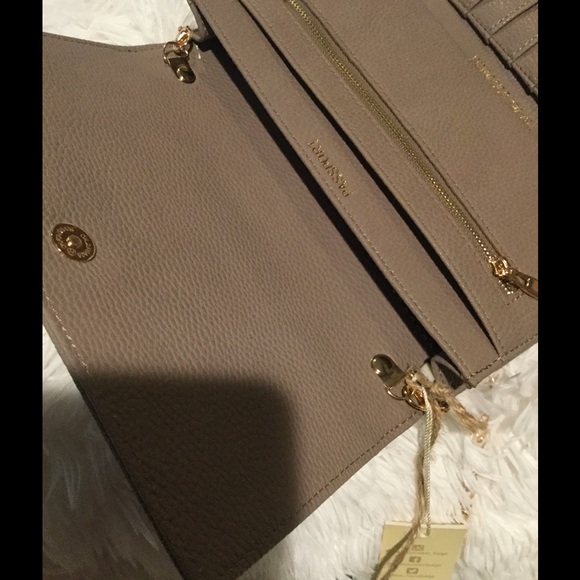 Travel Collection wallet and passport holder - Picture 4 of 4