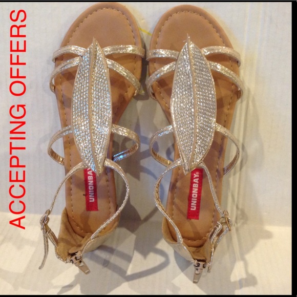 UNIONBAY Shoes - SALE OFFER🆕UNIONBAY LEAF SANDALS SPARKLE (Sz 7)