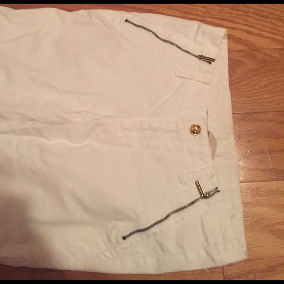 Authentic Michael Kors white jeans - Picture 2 of 4