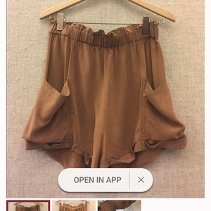 Looking for this in any color in x small Aritzia