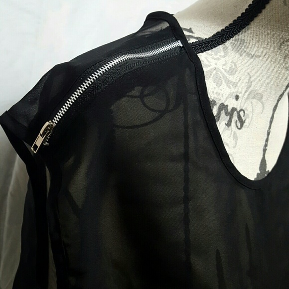 Boutique Tops - 🔥SEXY sheer zip shoulder blouse