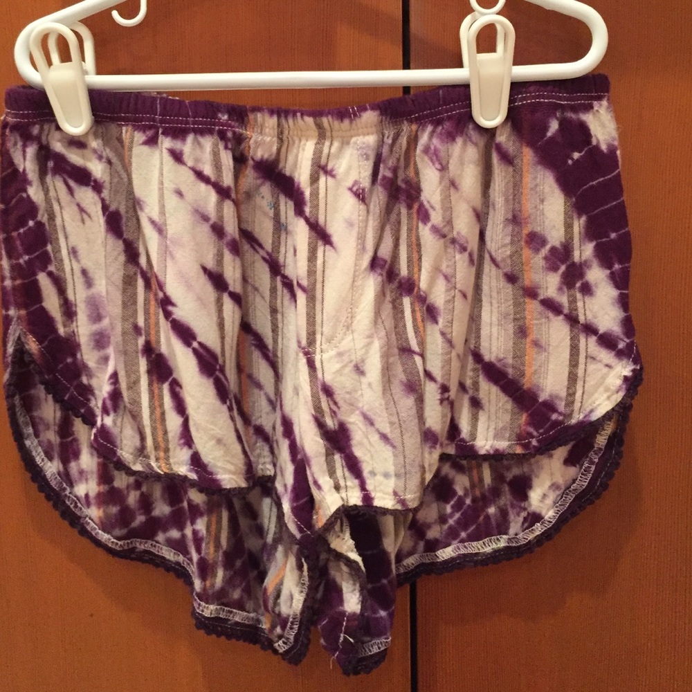 URBAN OUTFITTERS TIEDYE SHORTS