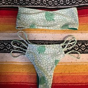 Reversible living hula bikini set
