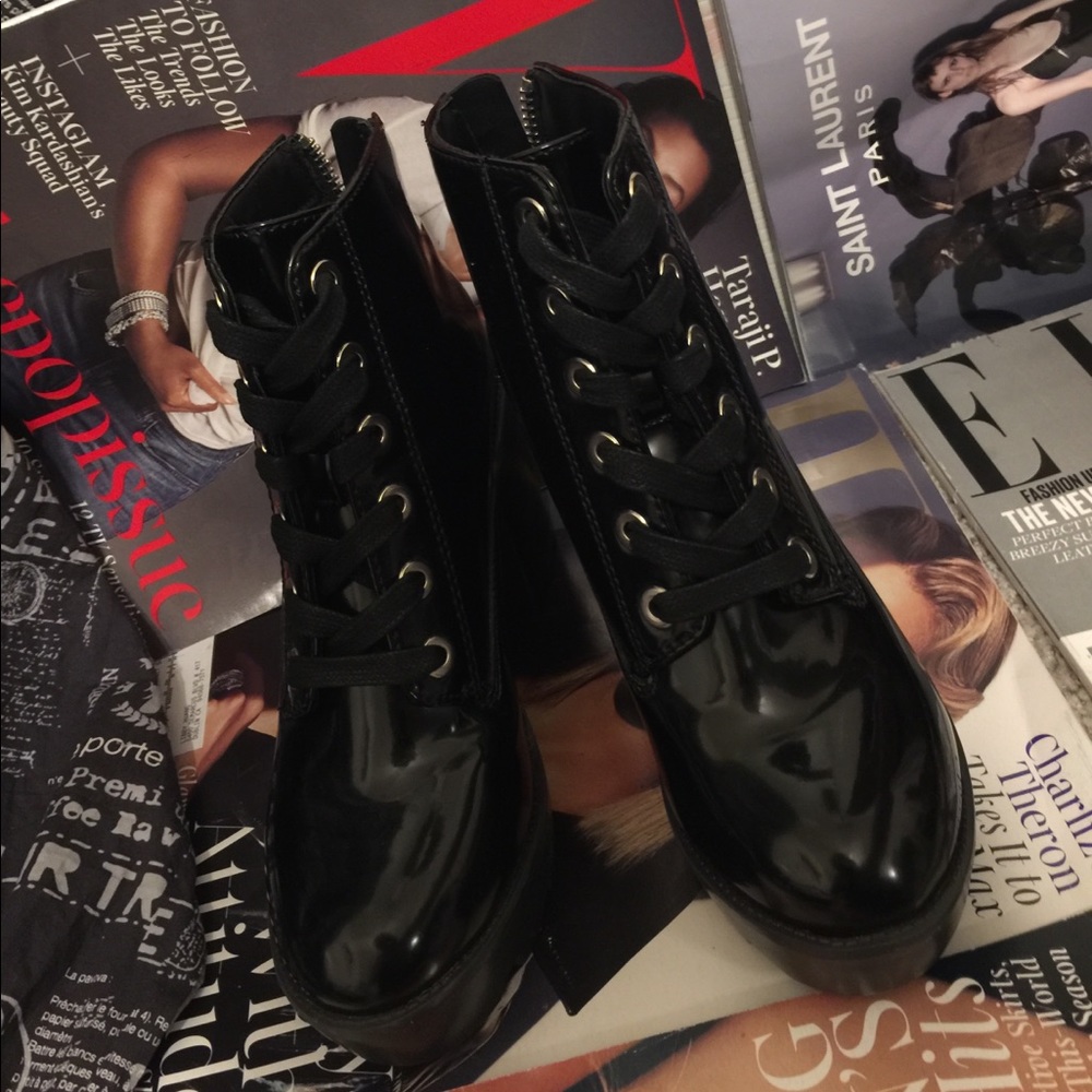 Black shining leather platform heels