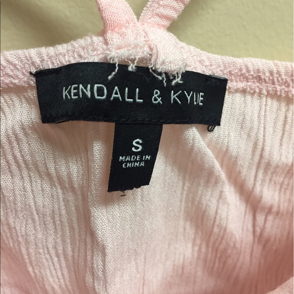 Kendall & Kylie Scalloped Tank in Light Pink - Picture 5 of 5