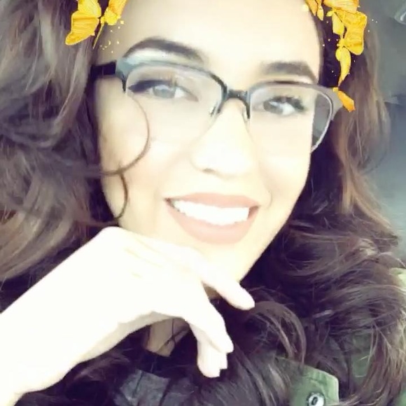 Meet your Posher, Ashley - Picture 1 of 1