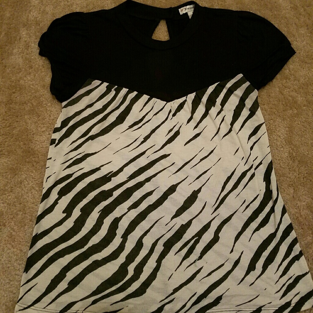 F21 Ivory/black zebra print top