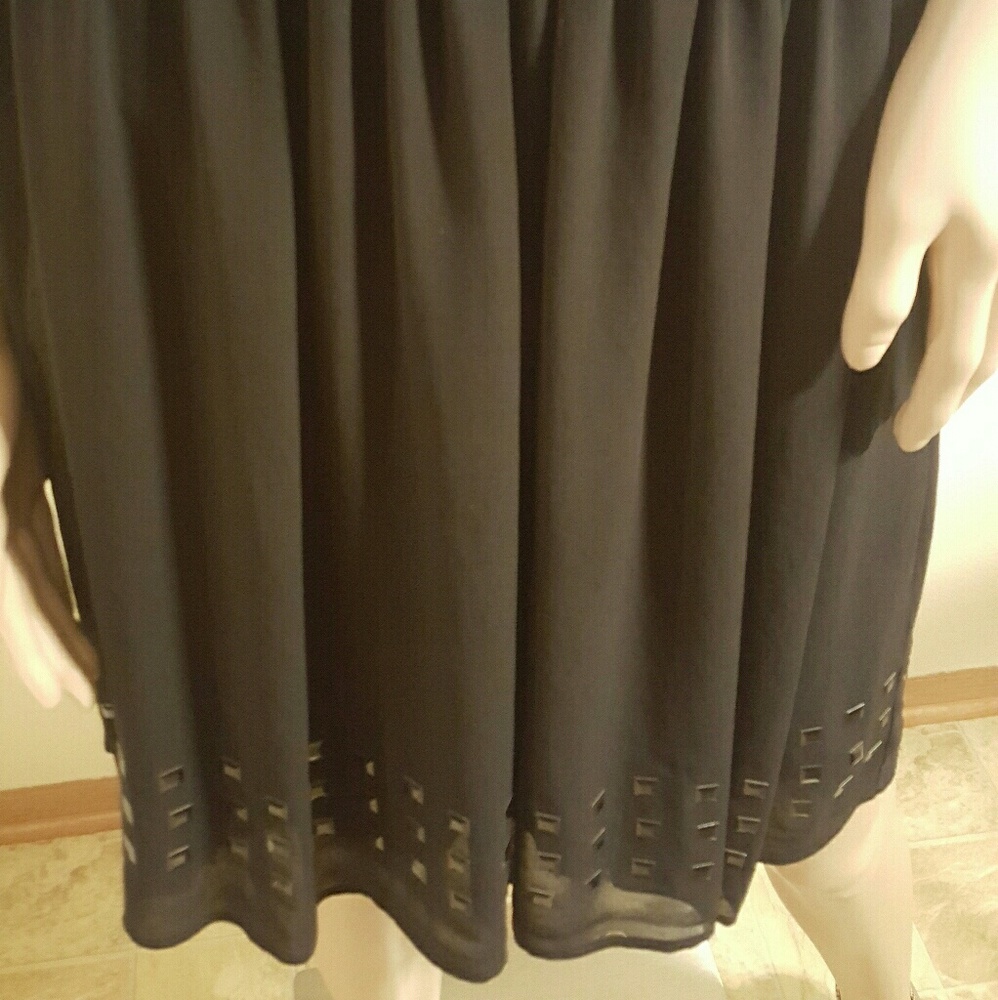 213 Michelle Kim Sleeveless Dress - Picture 8 of 8