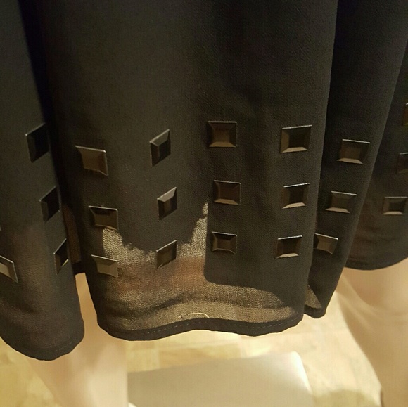 213 Michelle Kim Sleeveless Dress - Picture 4 of 8