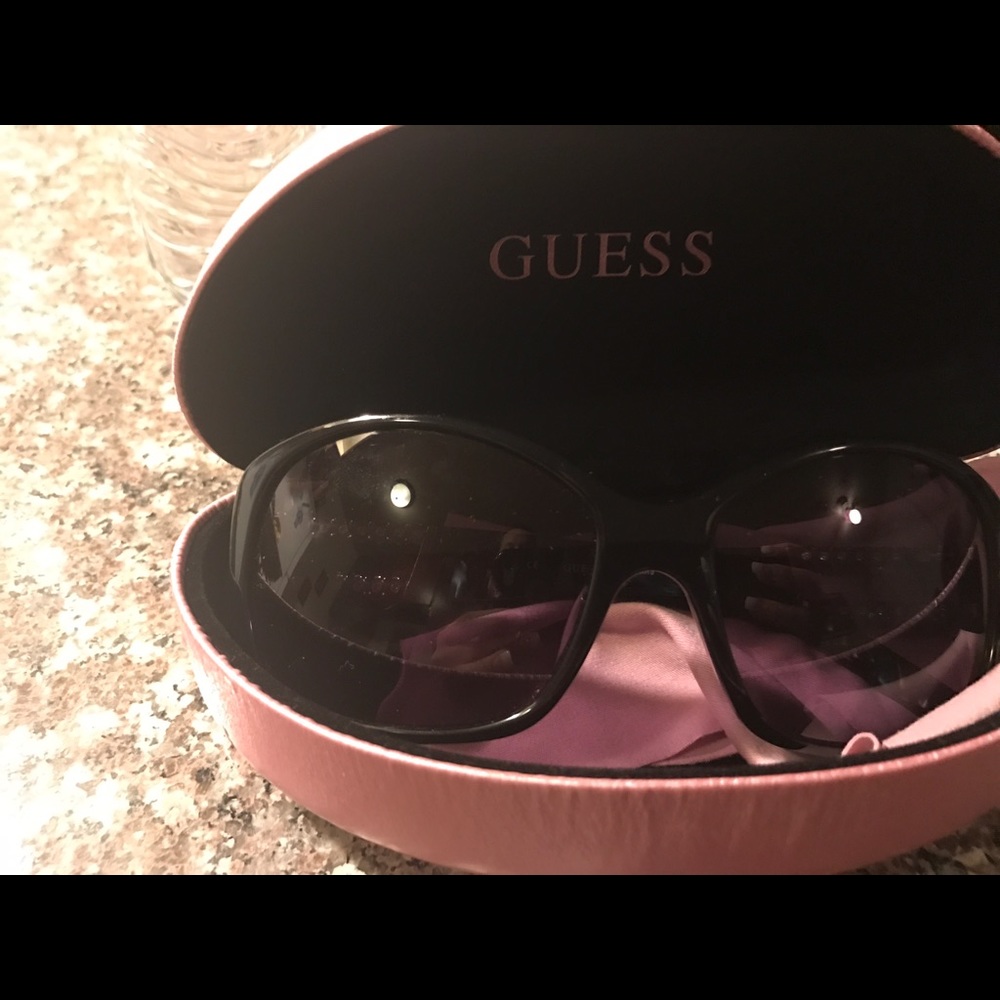 Guess glasses
