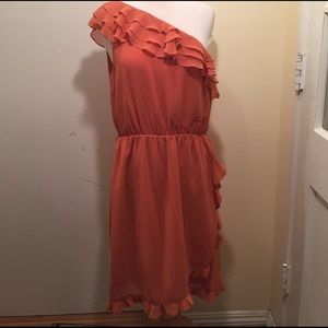 Jessica Simpson ruffled sleeveless dress. Sz L