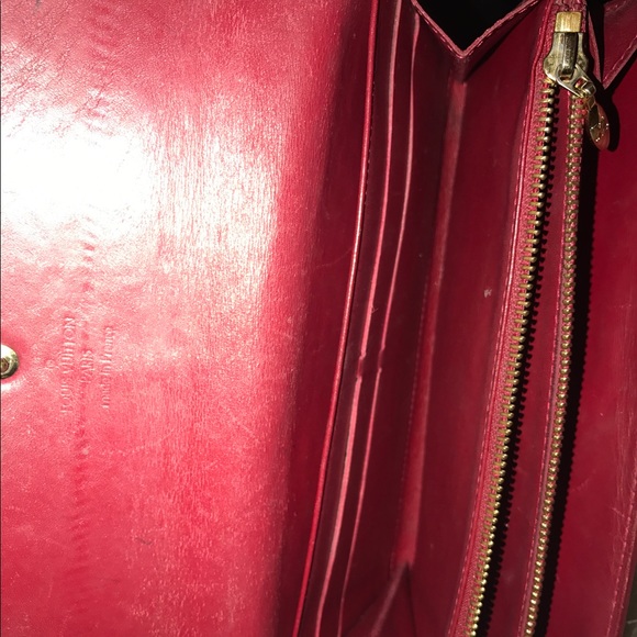 LV wallet price to sell fast - Picture 4 of 4