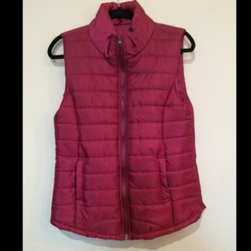 Brand New Rue 21 pink puffer vest