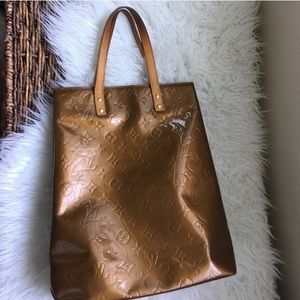 ⭐️Sold⭐️Louis Vuitton Tote Vernis Reade AUTHENTIC