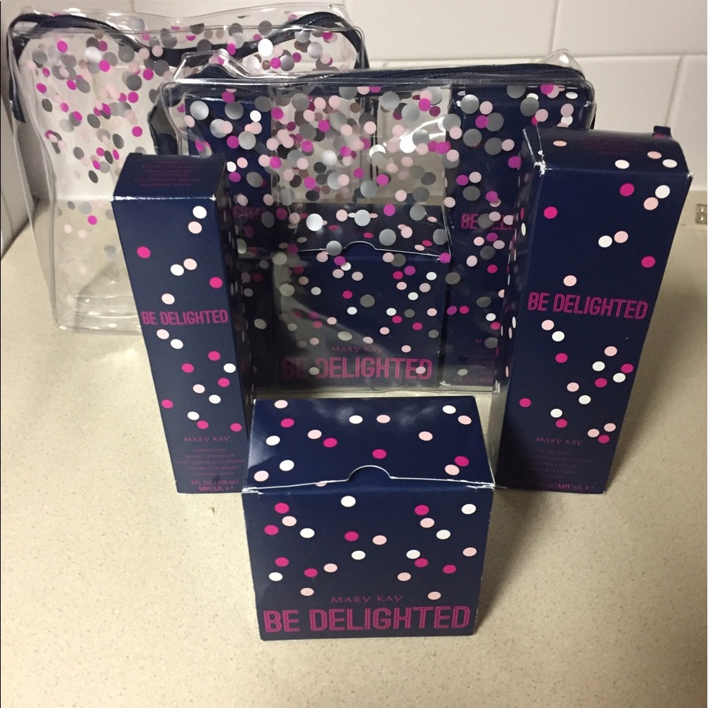 Limited Edition Be Delighted Mary Kay Body Set
