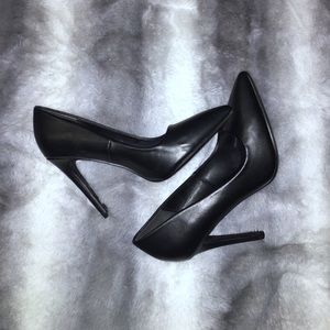 My Delicious Shoes 👠 Classic Black Pumps 👠