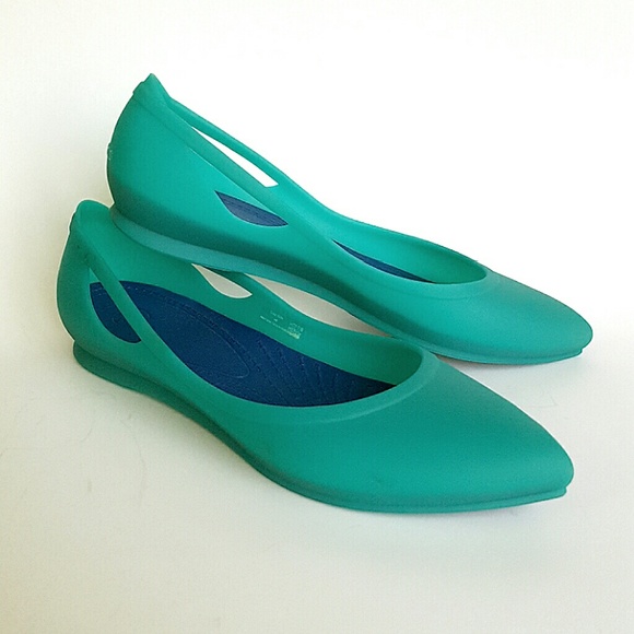 pointy crocs