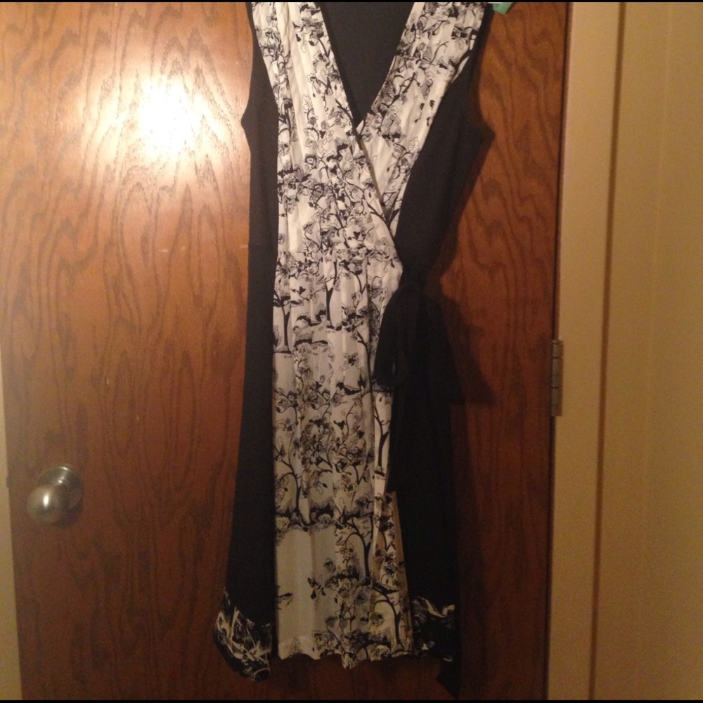Diane von Furstenberg wrap dress size 6