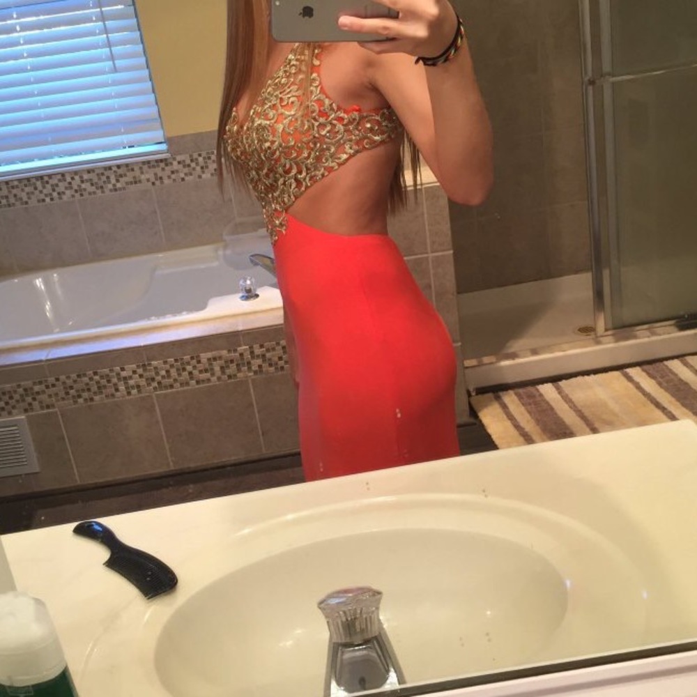 PROM DRESS - Picture 4 of 7