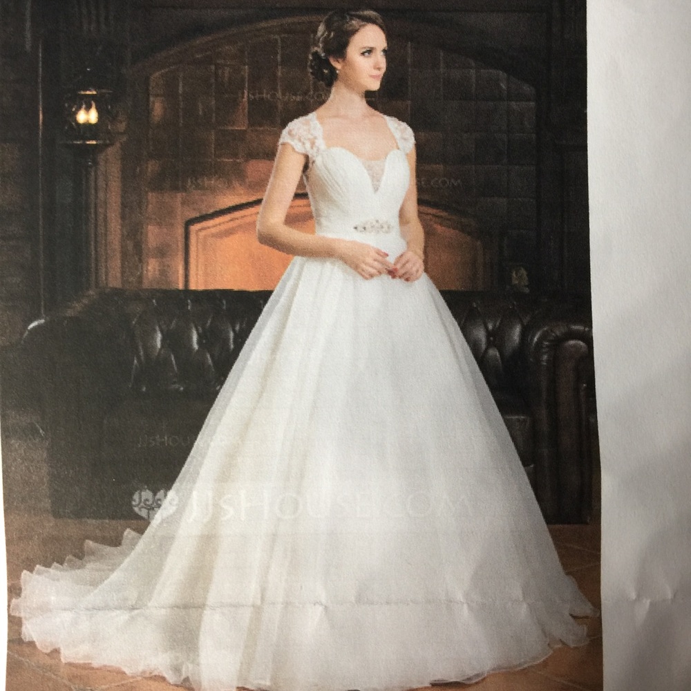 Today only $200*Never worn Wedding dress ball gown