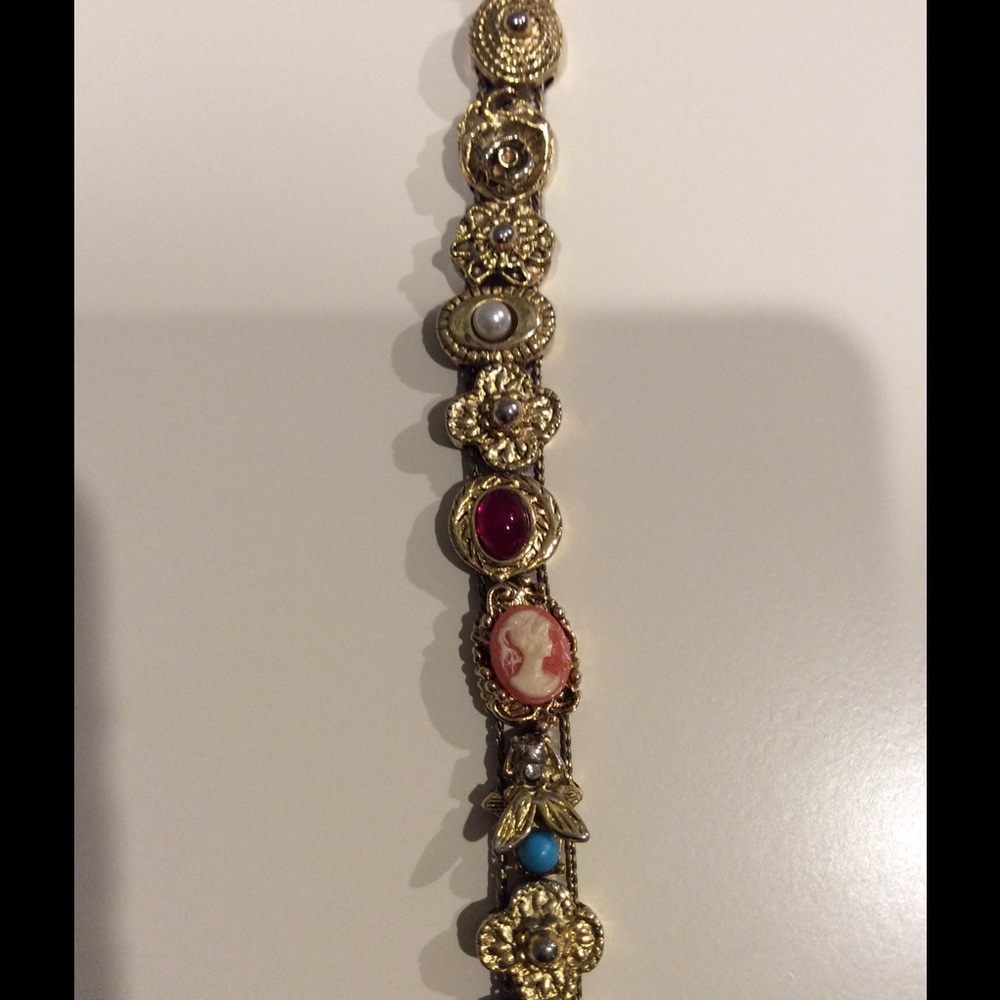 Cute slide bracelet with charms!!