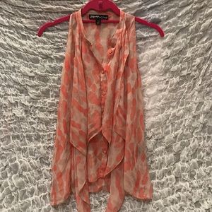 Sleeveless ruffle blouse