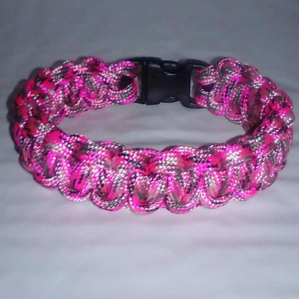 Single Cobra Paracord Bracelet