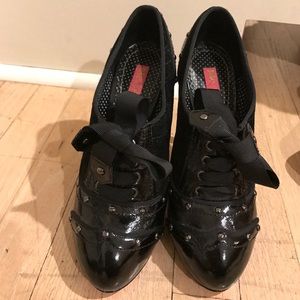 Betsy Johnson black heels