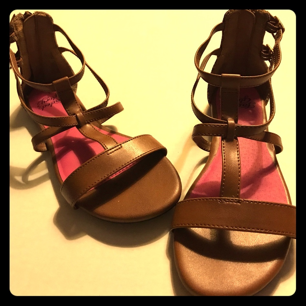 Flat Sandal with Zipper Back Closure, GIRLS SIZE 1