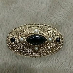 VINTAGE DECO STYLE GOLD TONE PEARL & ONYX OVAL VINTAGE DECO STYLE GOLD TONE PEARL & ONYX OVAL
