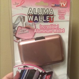 NWOT- Alluma wallet