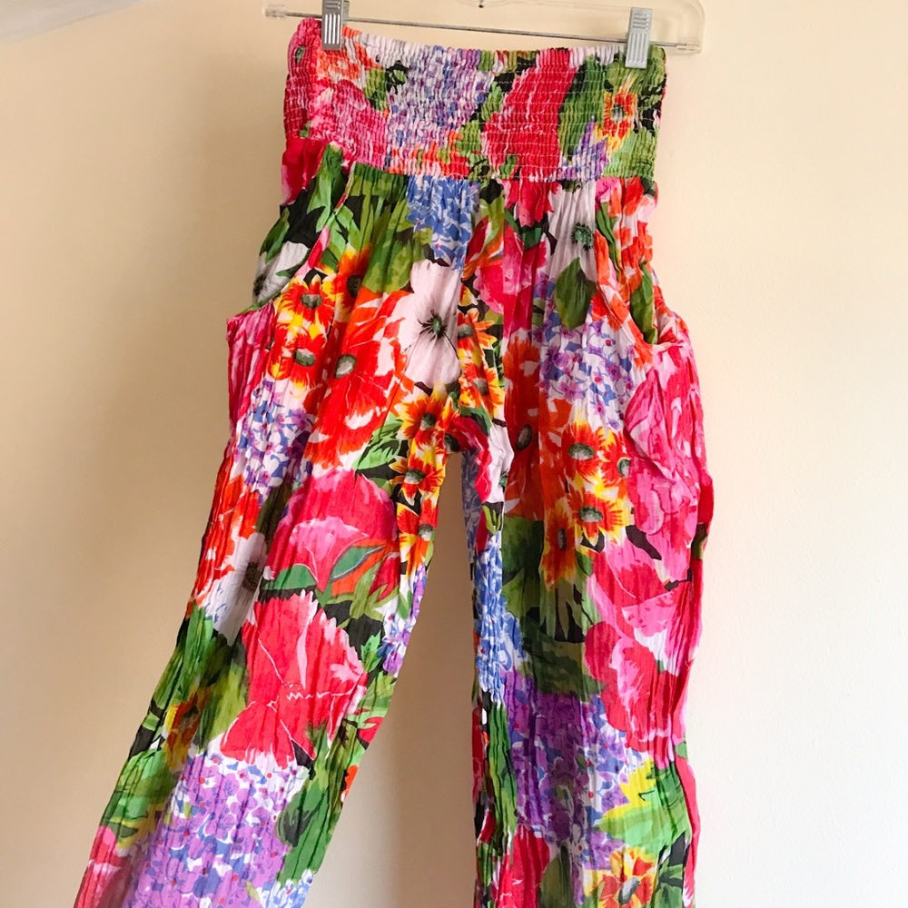 🌷☀️Summery Floral Pants w/ Pockets - NEW!☀️🌸
