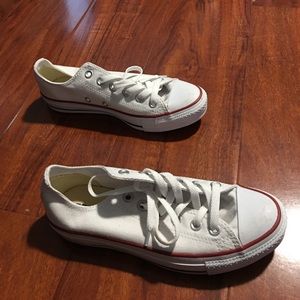 Converse All Stars Low Top White Chucks Sneakers