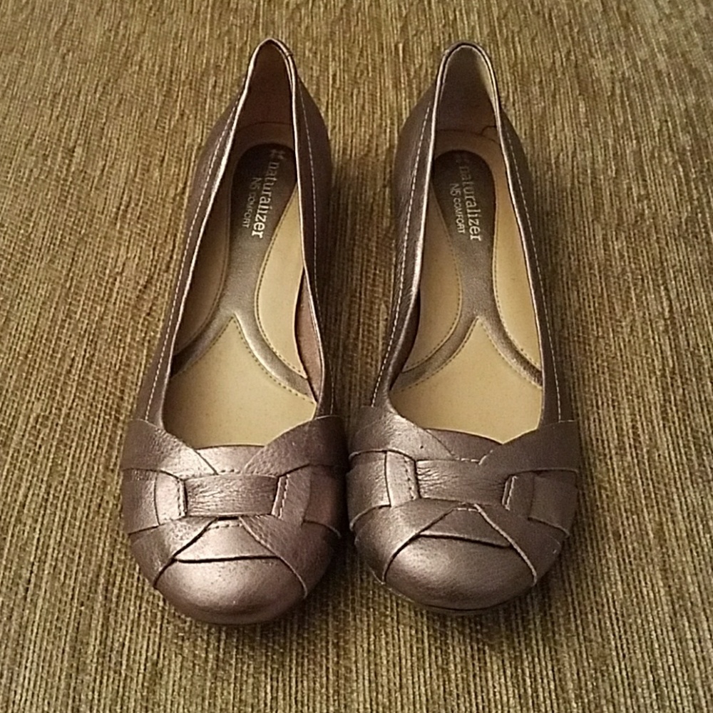 Naturalizer Nickel Alloy Flats, Size 8.5