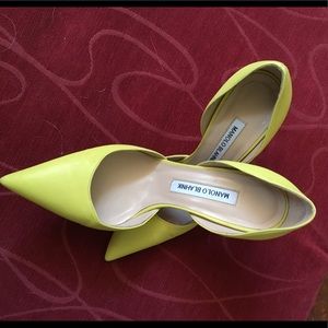 Manolo Blahnik size 7 shoes made in Italy