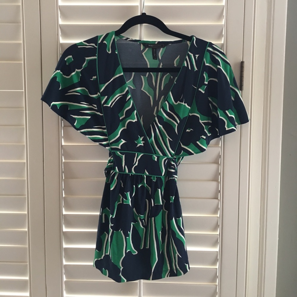 BCBG Green patterned top