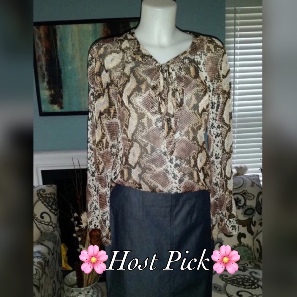🌸HP🌸 CURATIONS printed blouse
