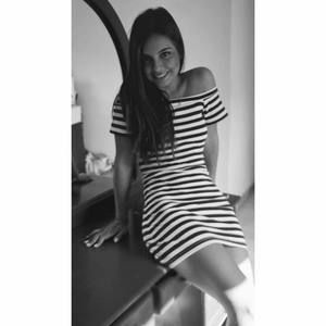 Meet your Posher, Adriana