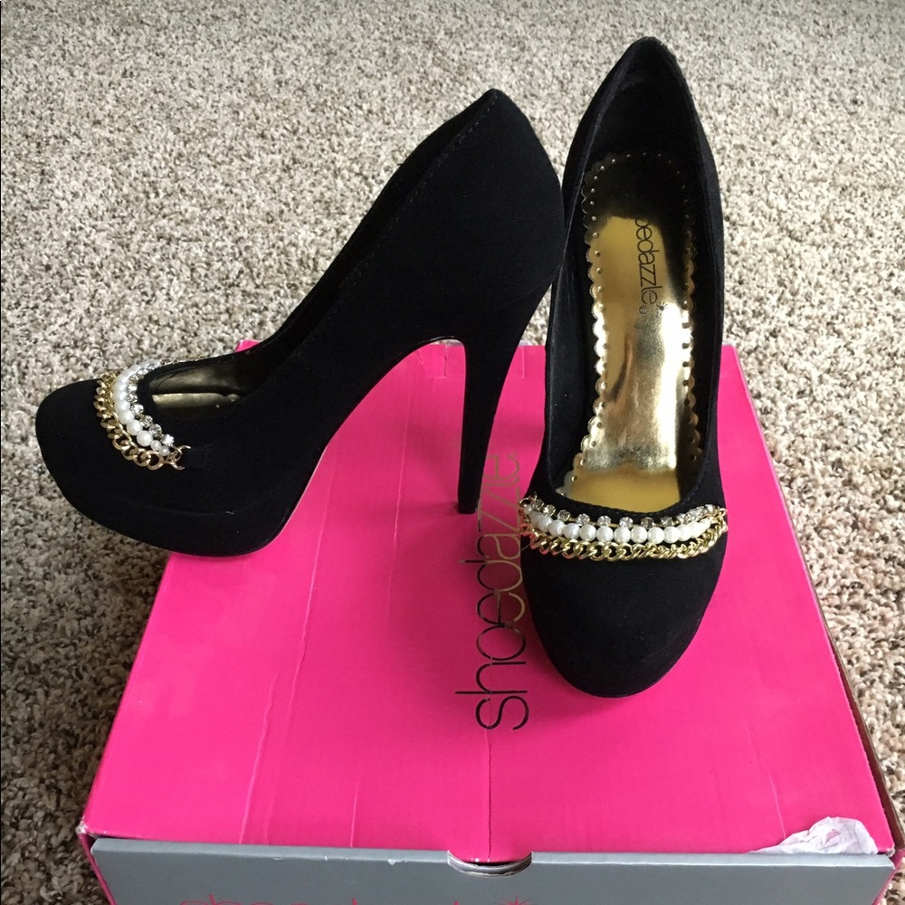 Shoedazzle black suede heels sz 5.5