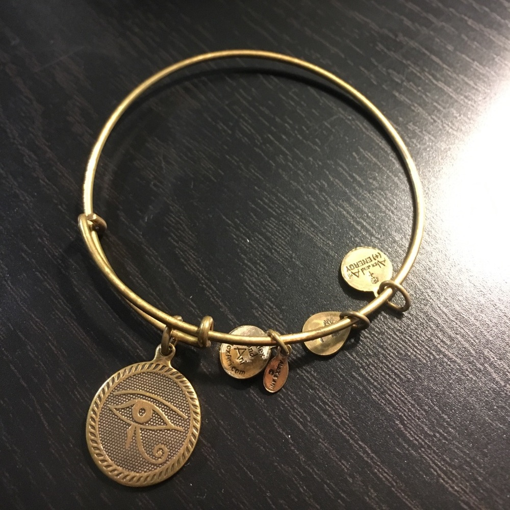 Eye Alex & Ani