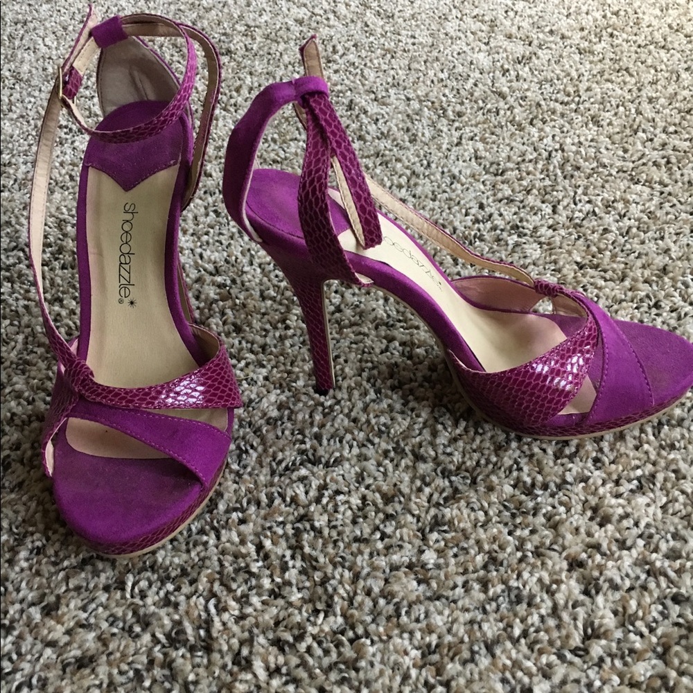 Shoedazzle strappy heels sz 5.5
