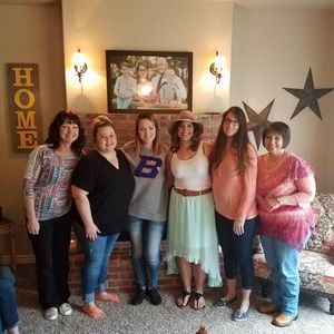 Meet your Posher, Casandra