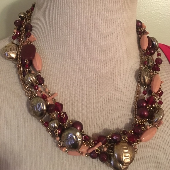 Jewelry - VINTAGE NECKLACE